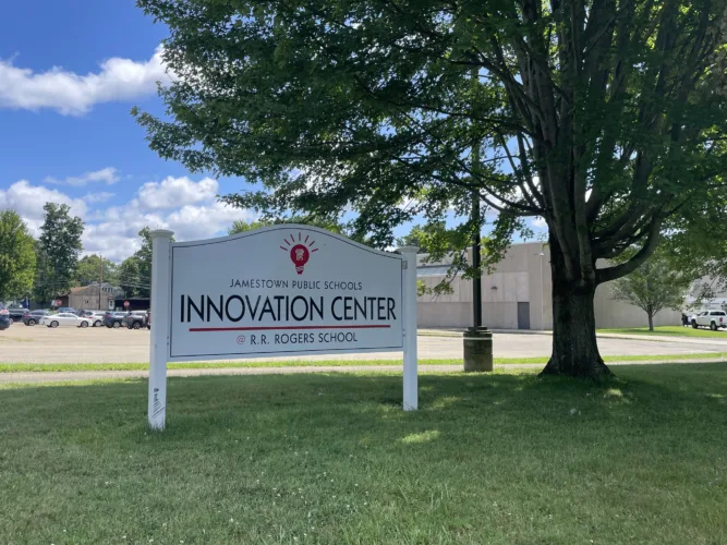 JPS continues carpentry program partnership at Innovation Center
